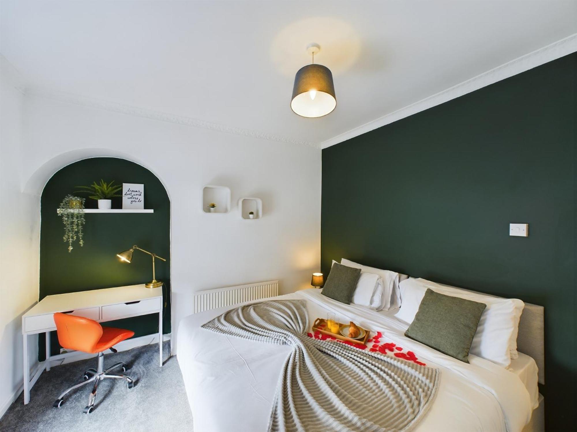 Charming Apartments - Cosy Retreat - Short Drive To City Centre - Free Parking Liverpool Eksteriør billede