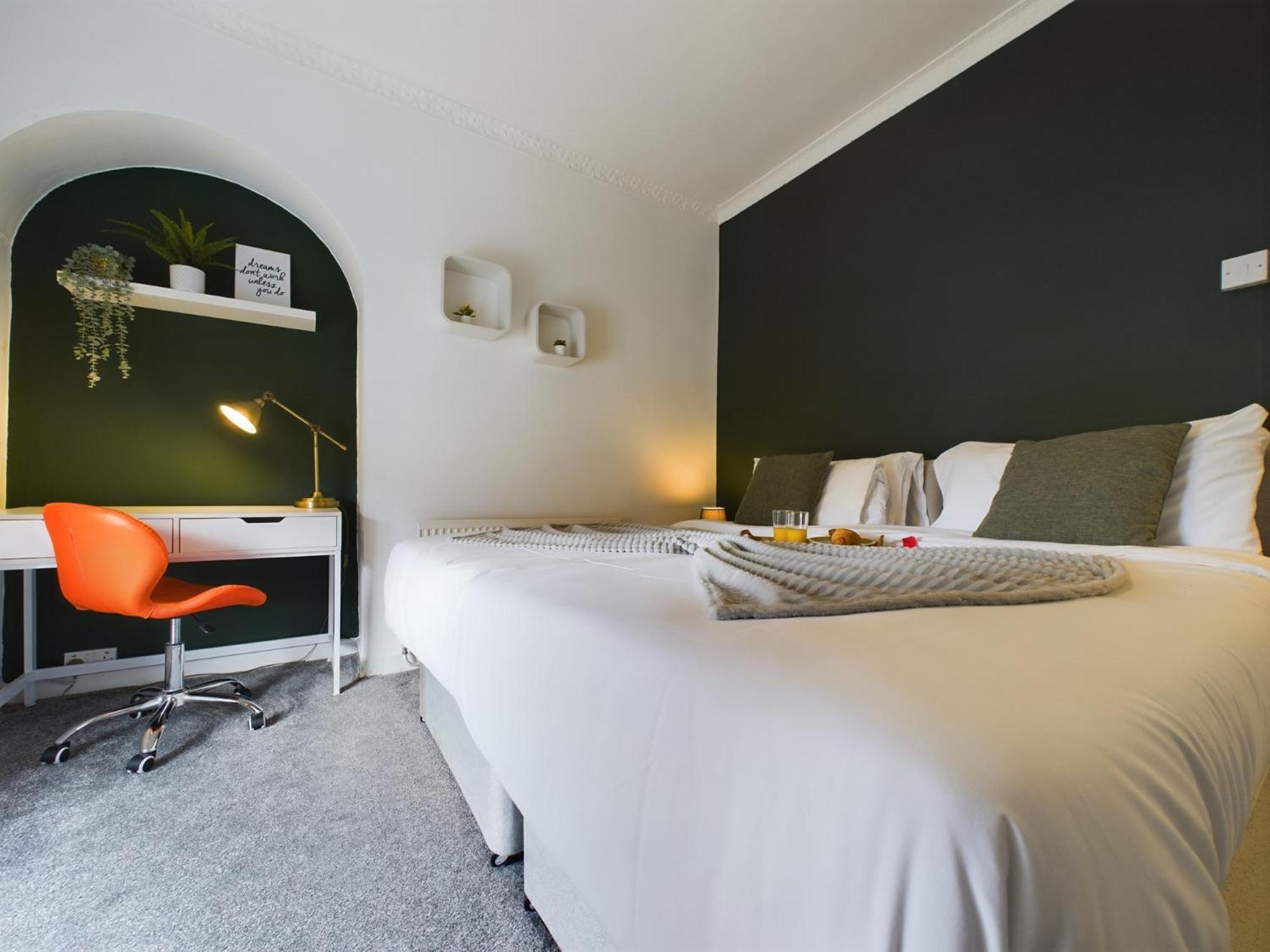 Charming Apartments - Cosy Retreat - Short Drive To City Centre - Free Parking Liverpool Eksteriør billede